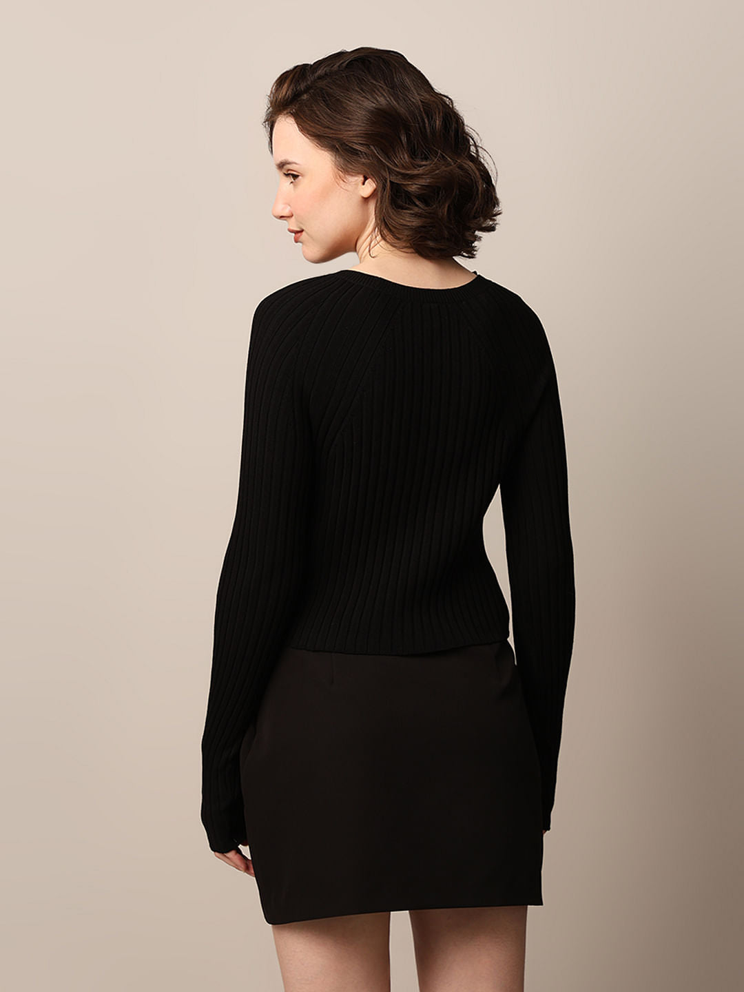 Black Rib-Knit Cropped Fitted Pullover