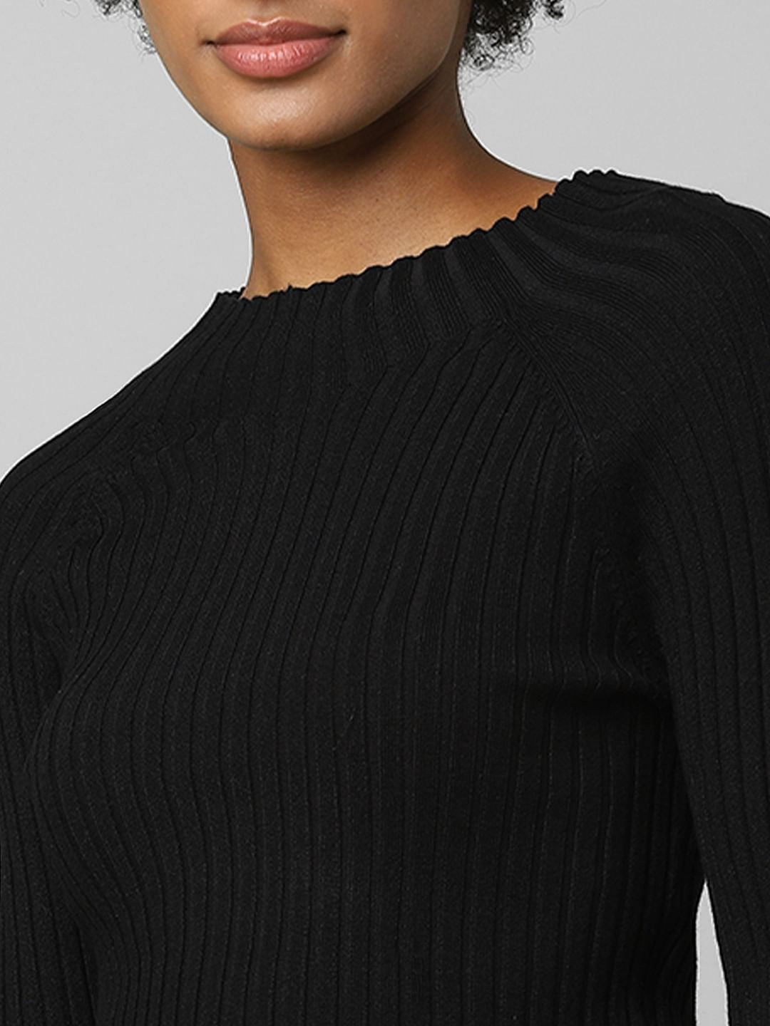 Black Ribbed Cropped Pullover
