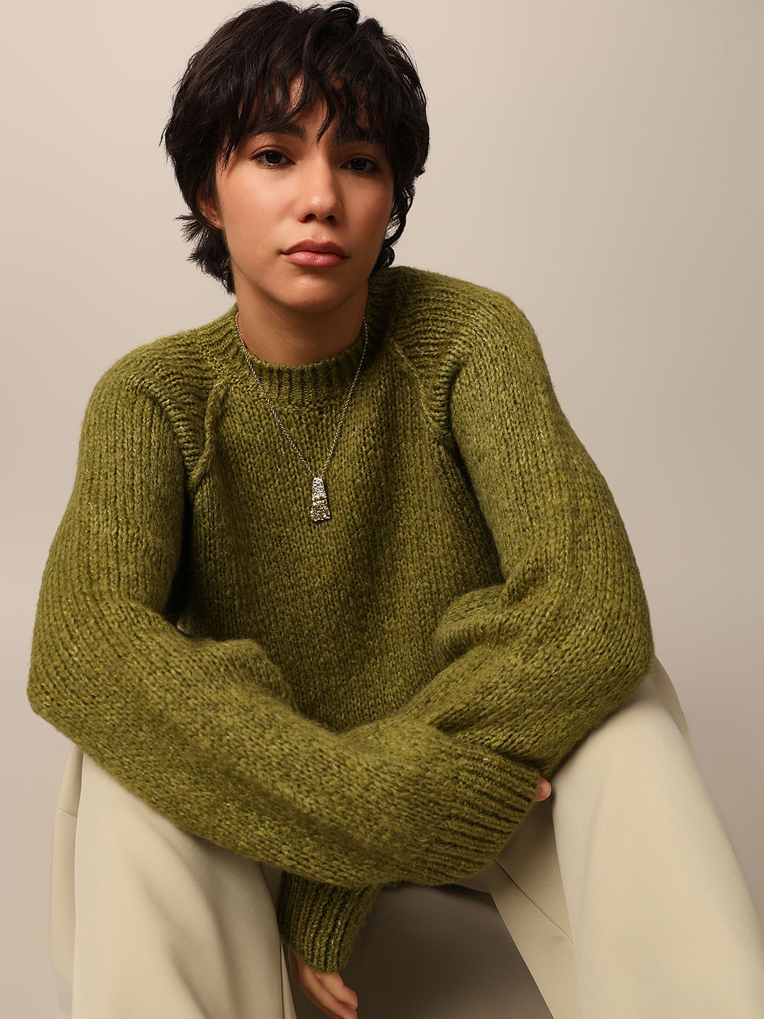 Green Raglan Sleeves Pullover