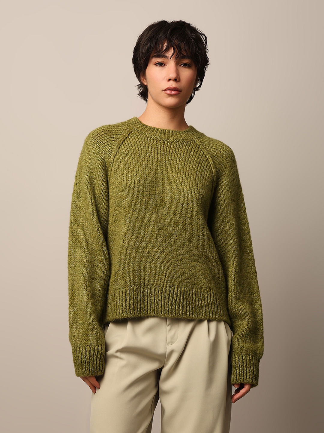 Green Raglan Sleeves Pullover