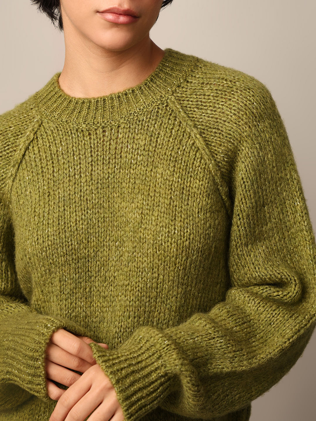 Green Raglan Sleeves Pullover