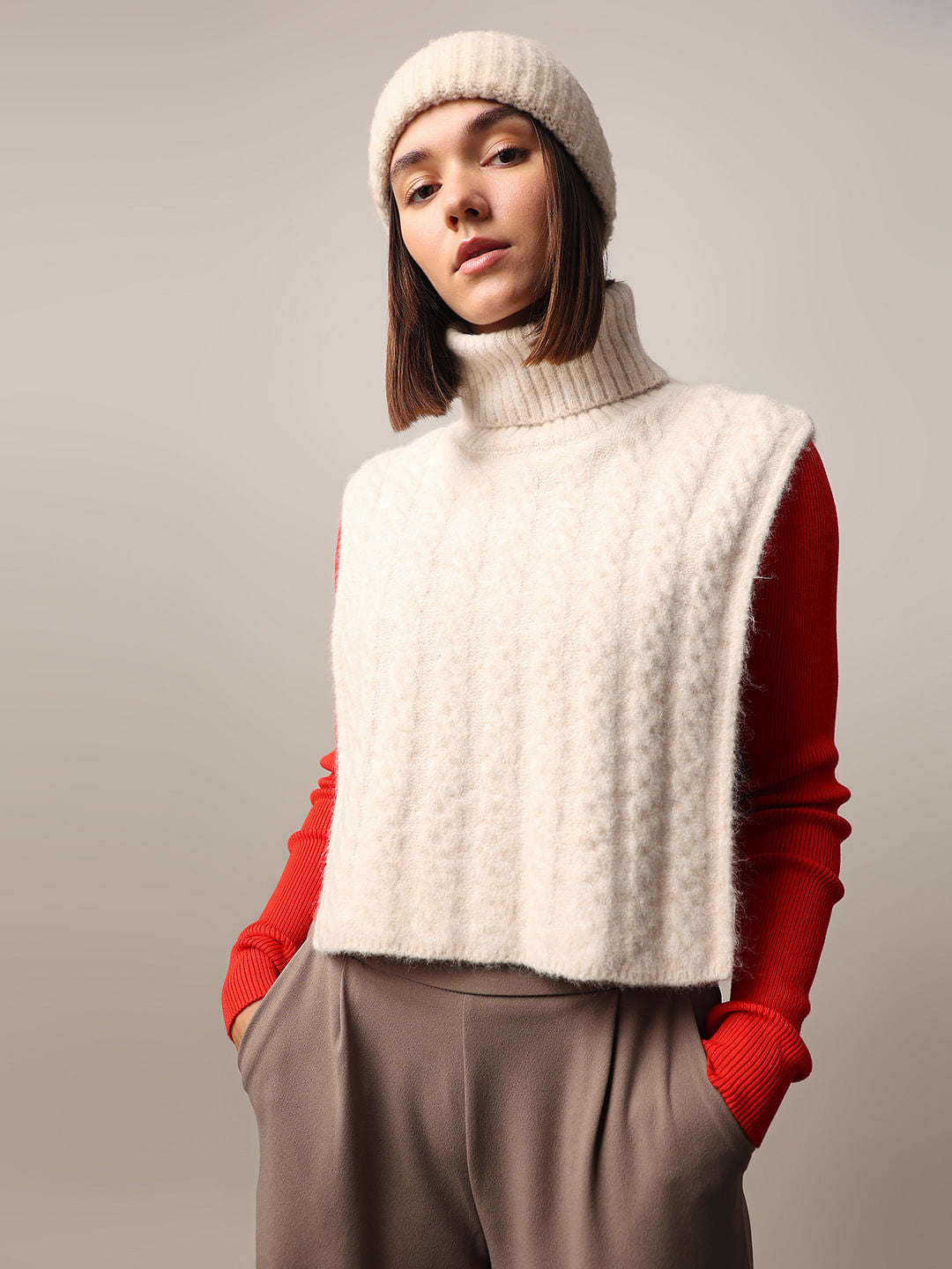 White High Neck Knitted Top