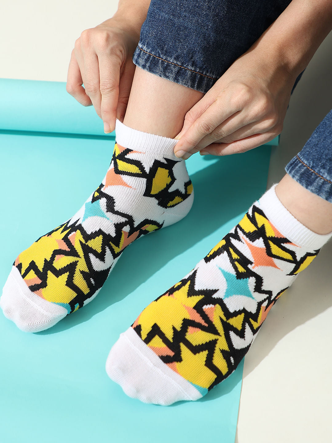 Pack Of 2 Yellow Abstract Print Socks