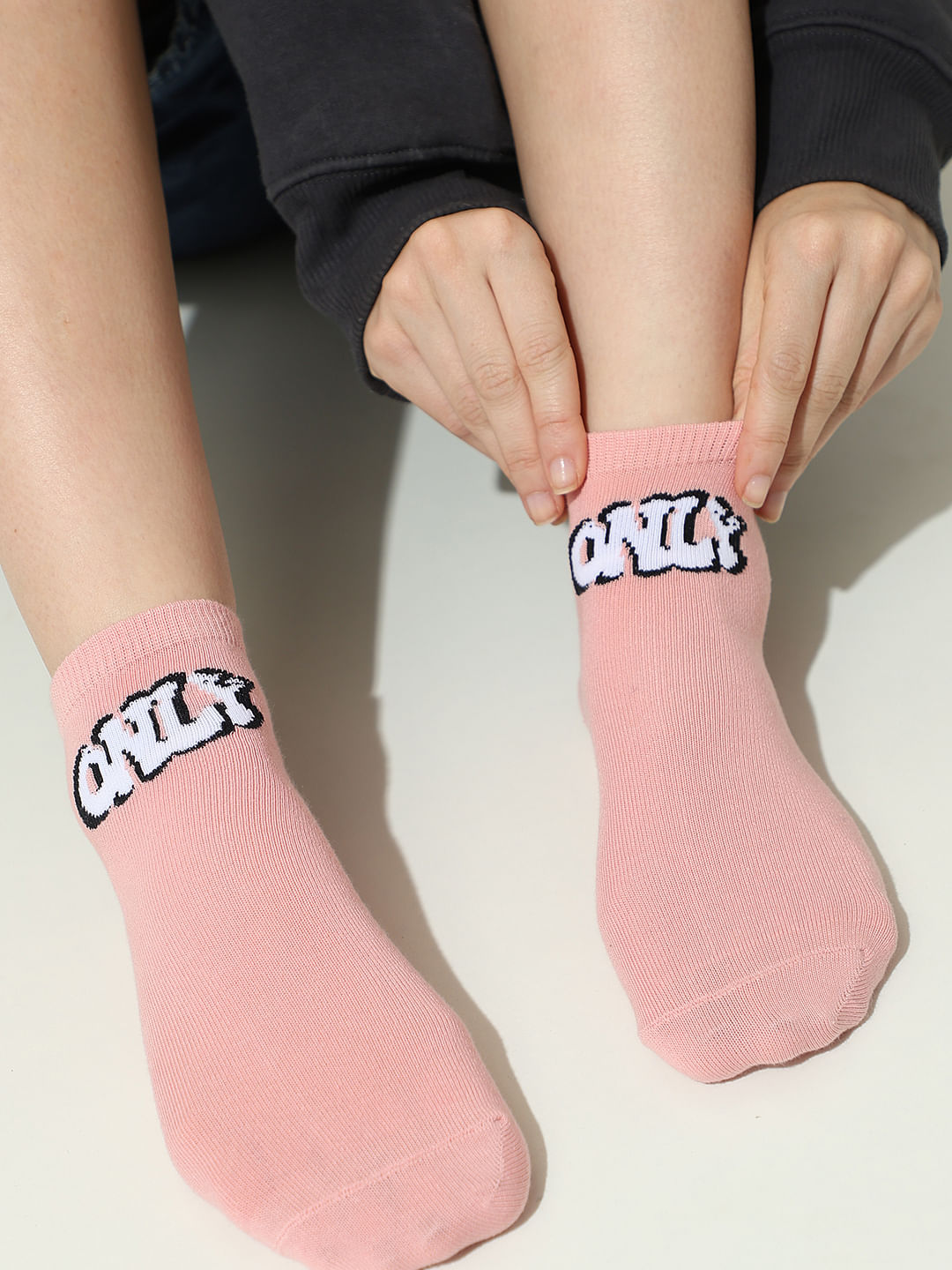Pack Of 2 Abstract Print Socks