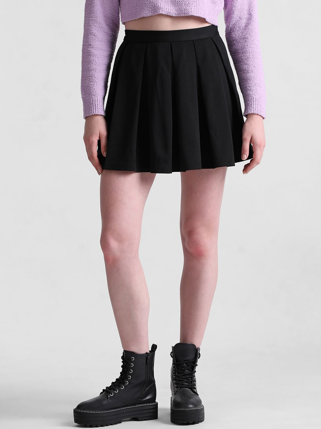 Black Mid Rise Pleated Mini Skirt
