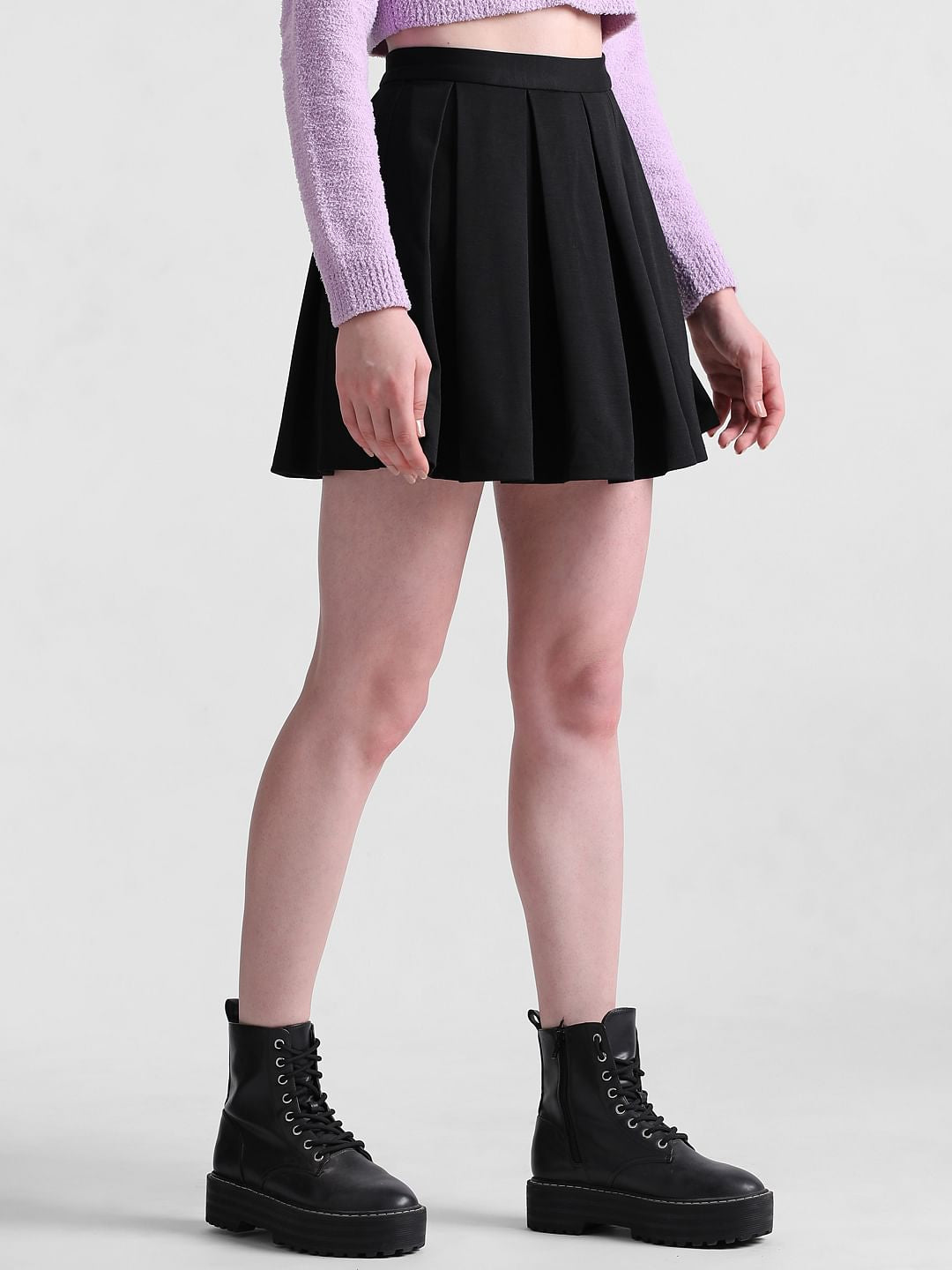Black Mid Rise Pleated Mini Skirt