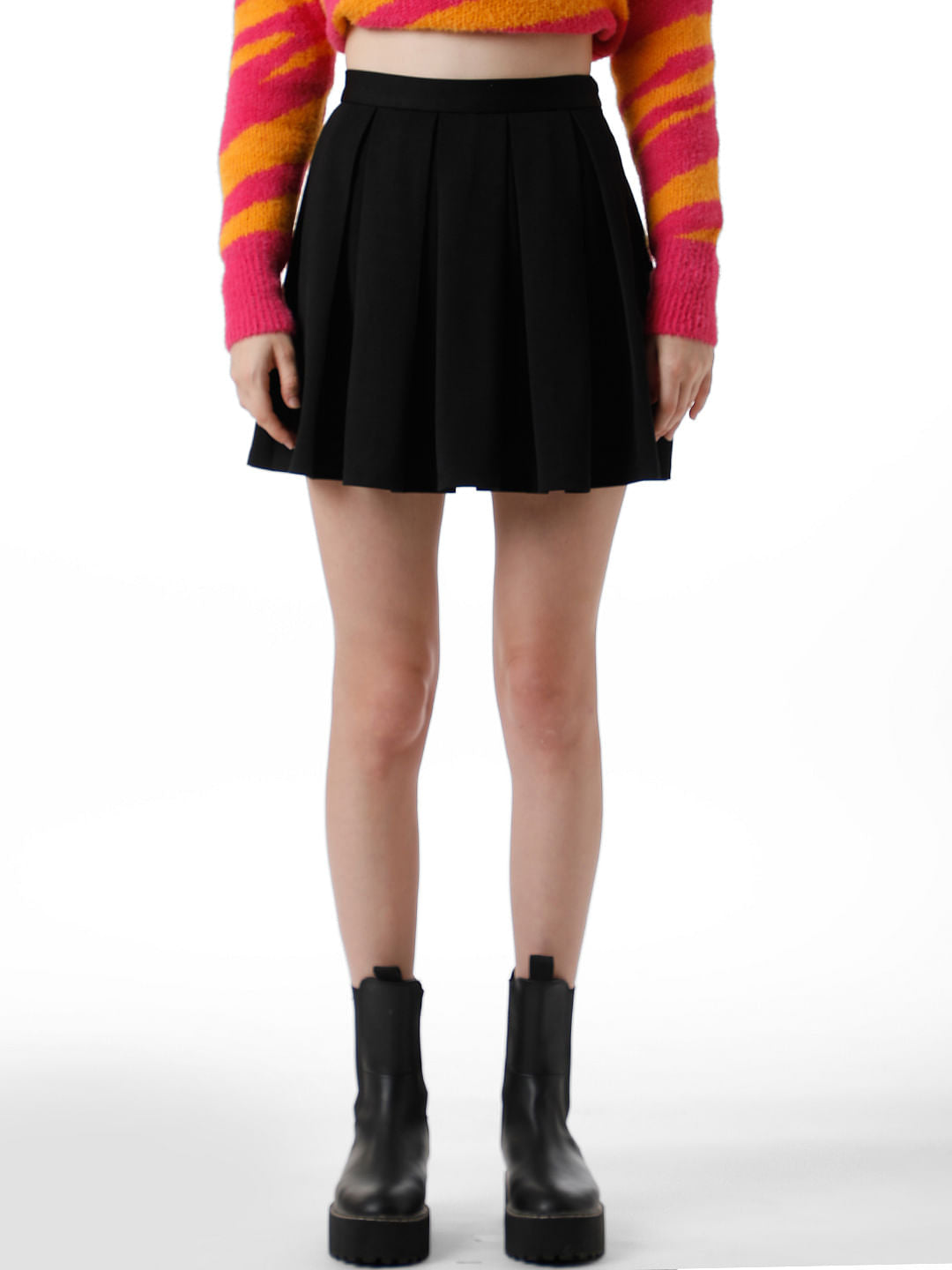 Black Mid Rise Pleated Mini Skirt