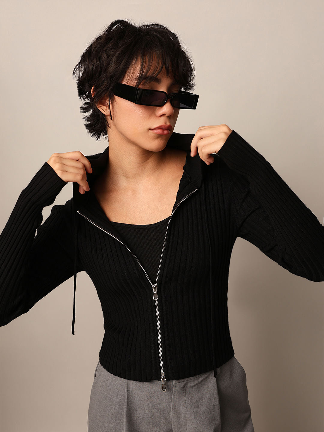 Black Ribbed Hooded Pullover