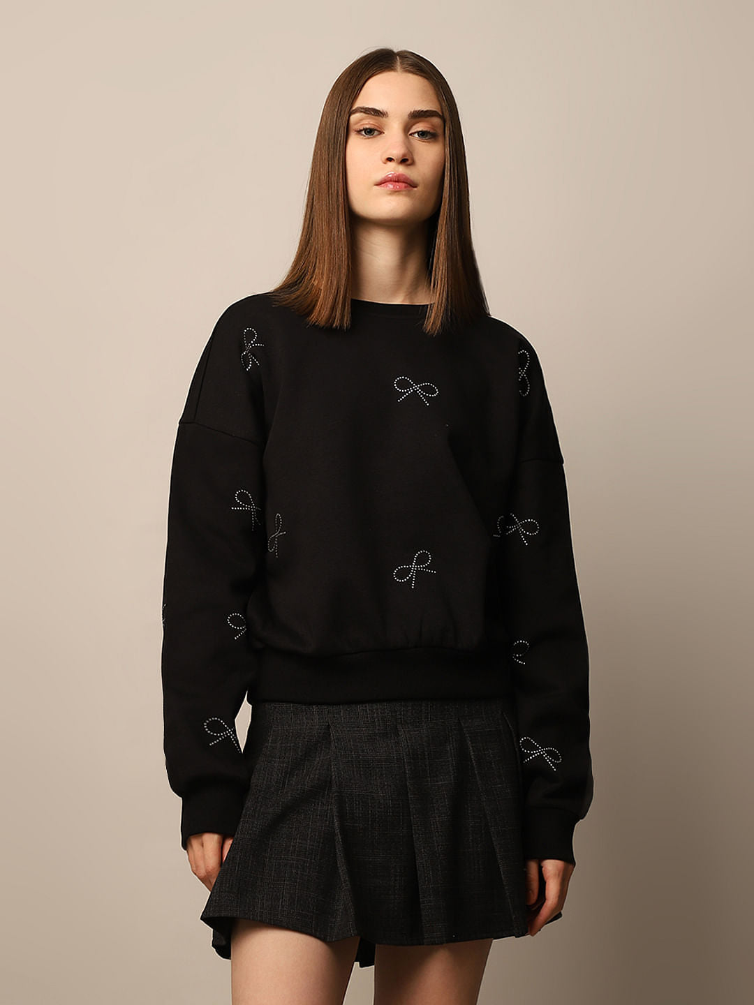 Black Bow Embllished Pullover