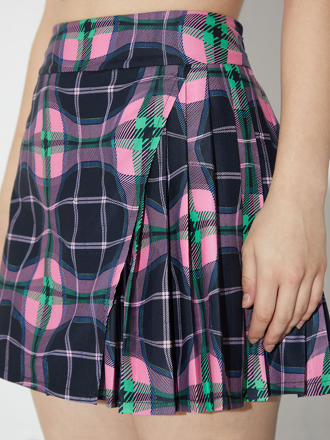 Only X Artverse Black Check Wrap Pleated Skirt
