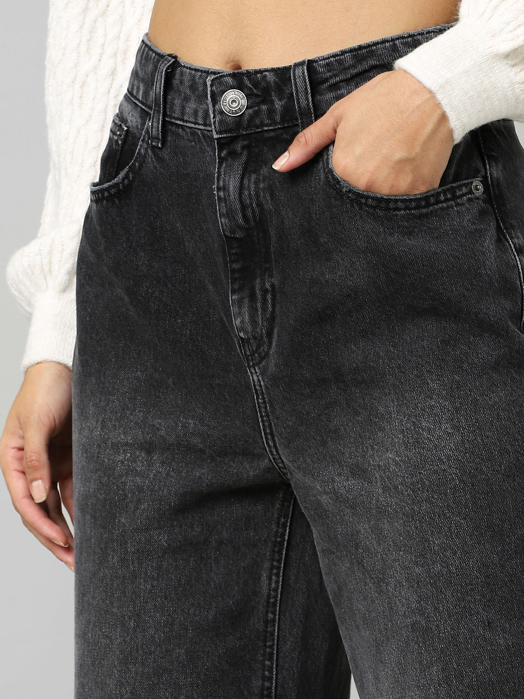 Black High Rise Distressed Straight Fit Jeans