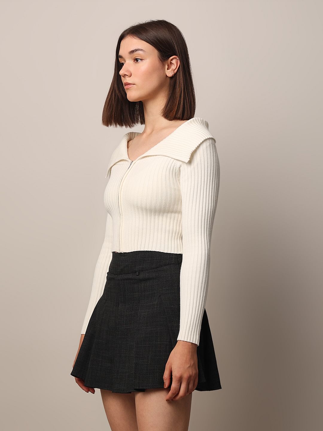 White Cropped Fitted Cardigan