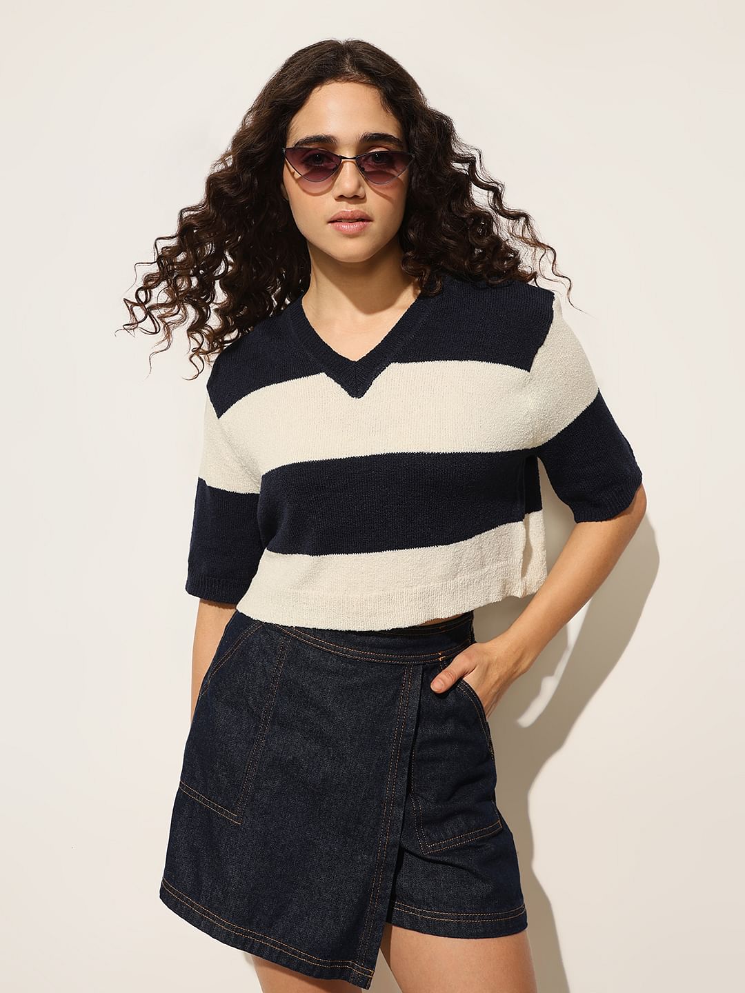 White Colourblocked V-Neck T-Shirt