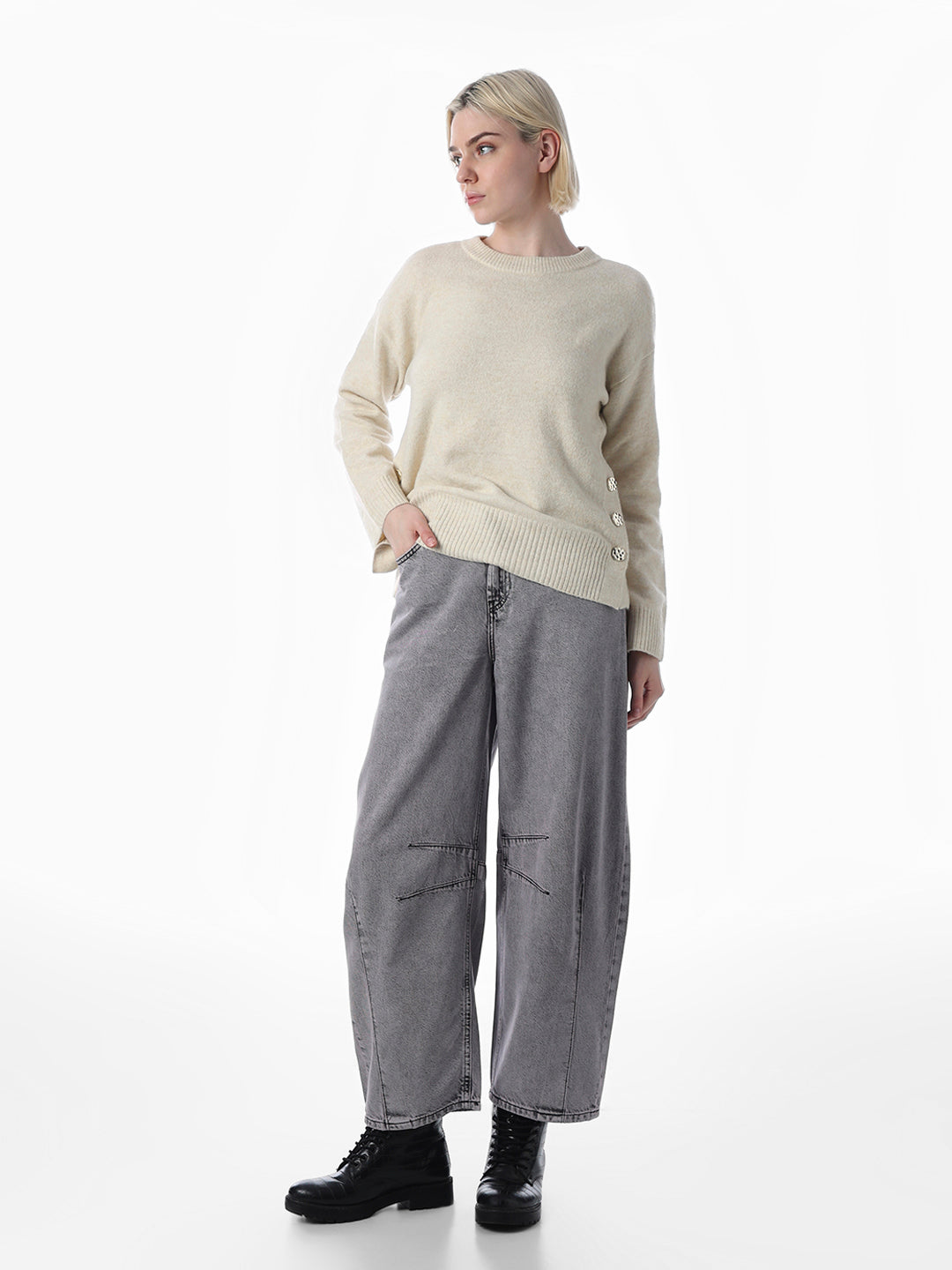 Cream O-Neck Pullover