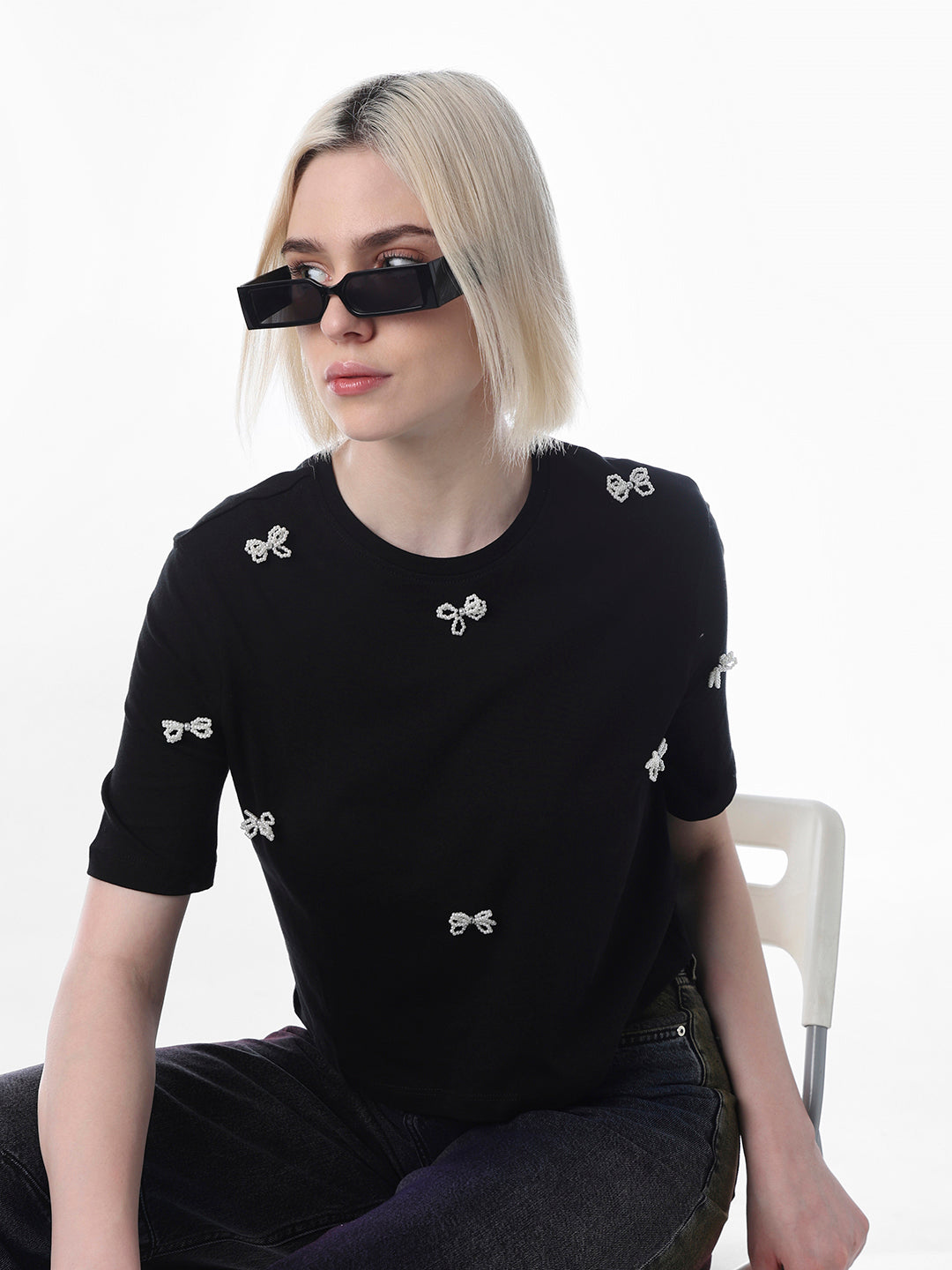 Black Pearl Motif Cotton T-shirt