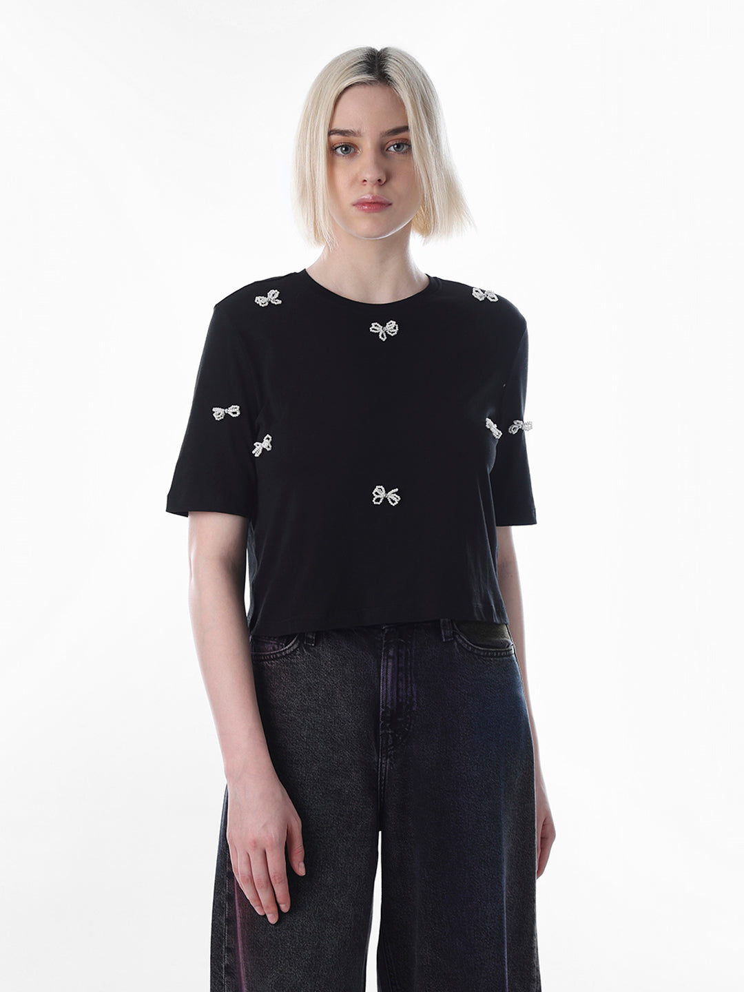 Black Pearl Motif Cotton T-shirt