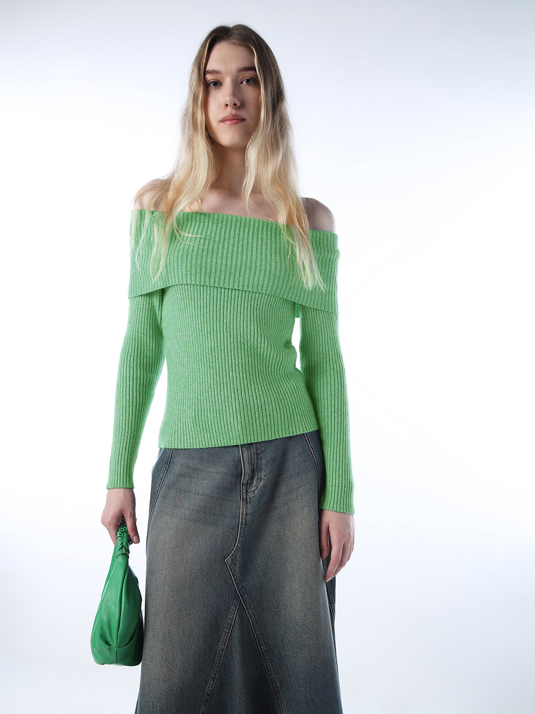 Off-Shoulder Fitted Pullover - Green