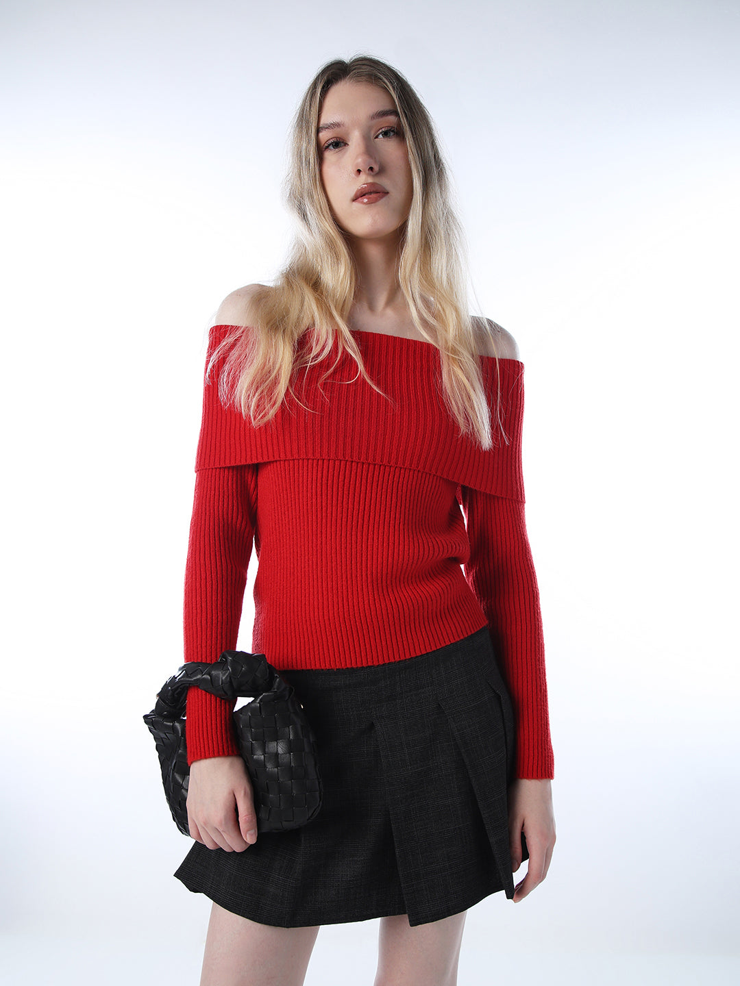 Off-Shoulder Fitted Pullover - Red