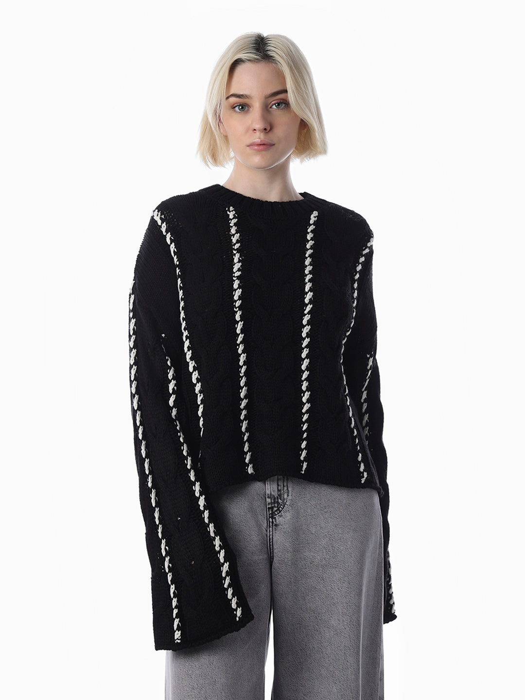 Black Cable Stitch O-Neck Pullover