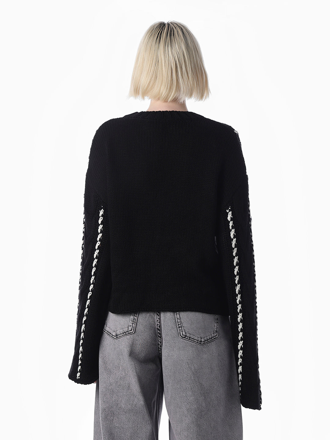 Black Cable Stitch O-Neck Pullover