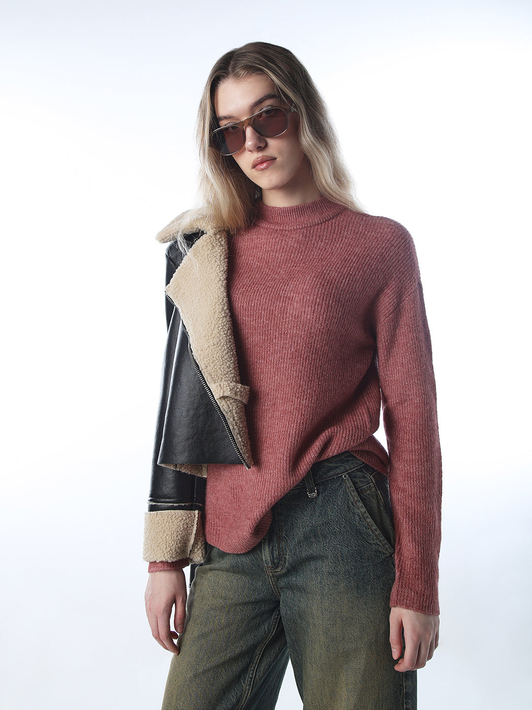 Cable-Knit O-Neck Pullover - Brown