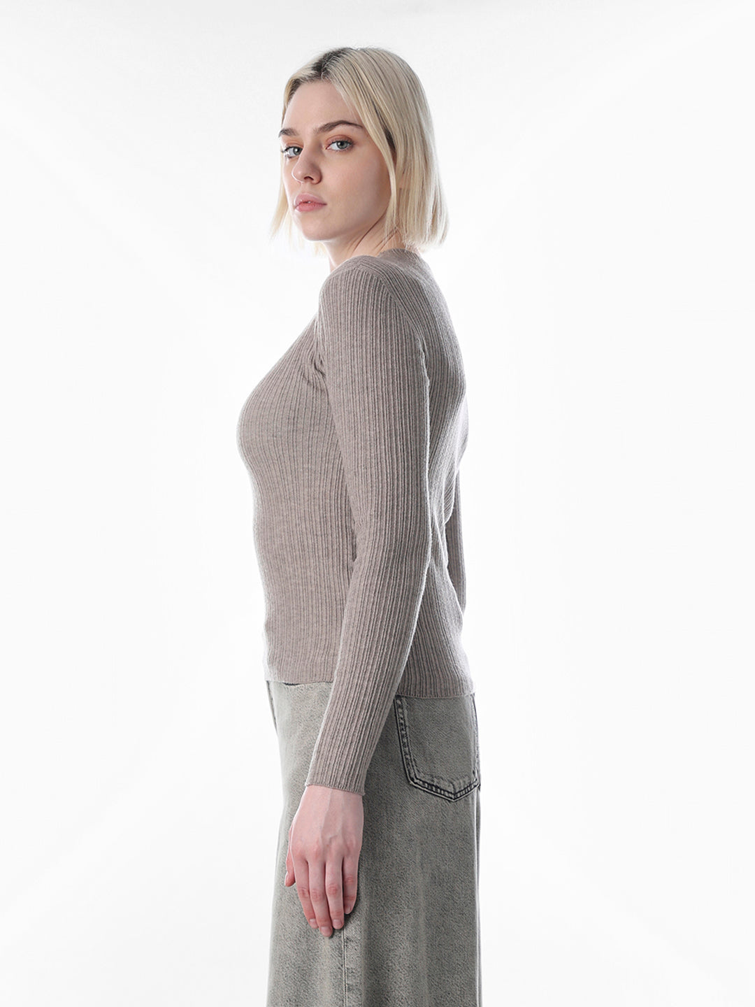 Grey Body-Fitted Rib Knit Pullover