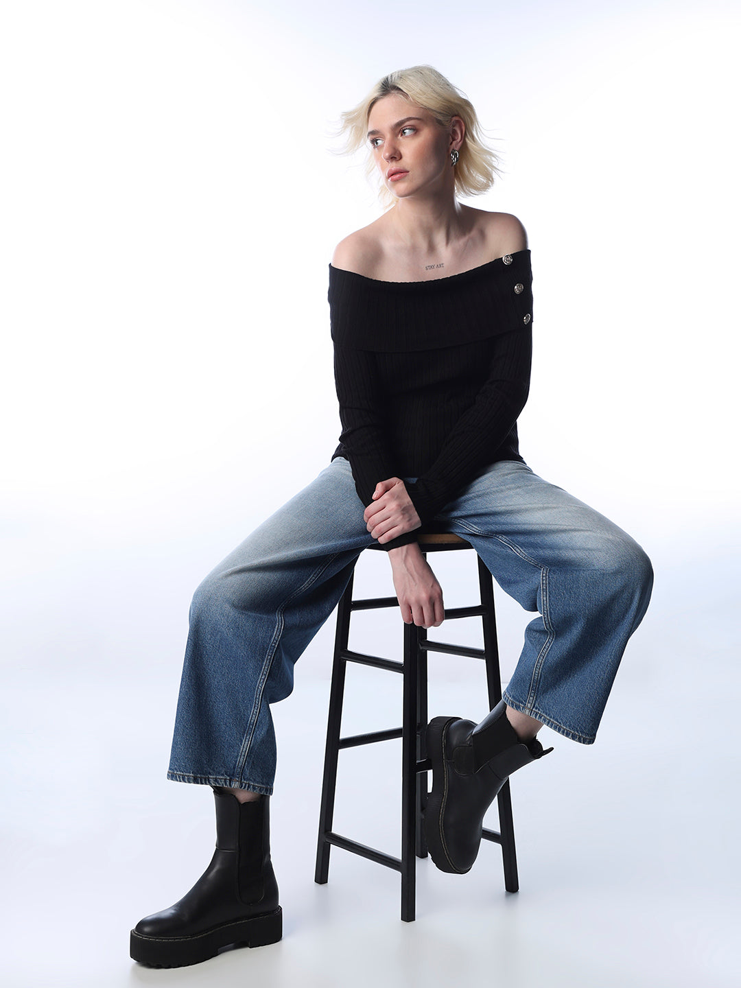 Fitted Off-Shoulder Ribbed Top - Black