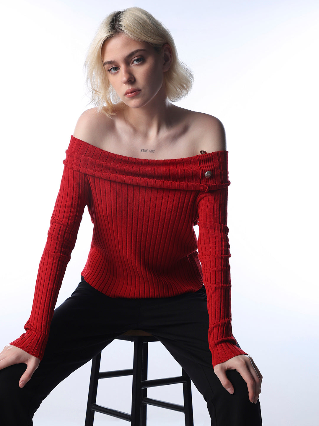 Fitted Off-Shoulder Ribbed Top - Red