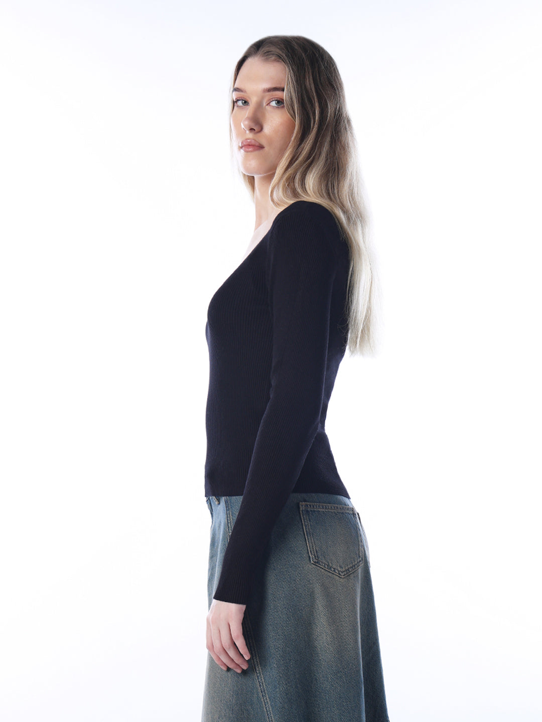 Scallop U-Neck Pullover