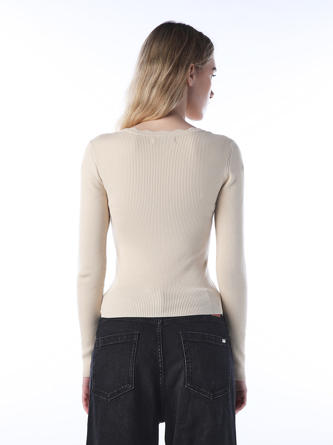 Scallop Neck Knitted Pullover