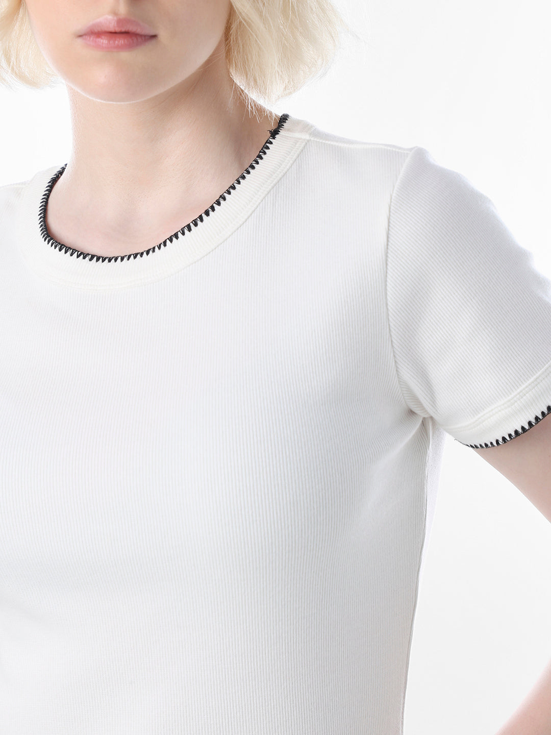 White Fitted Knit T-shirt