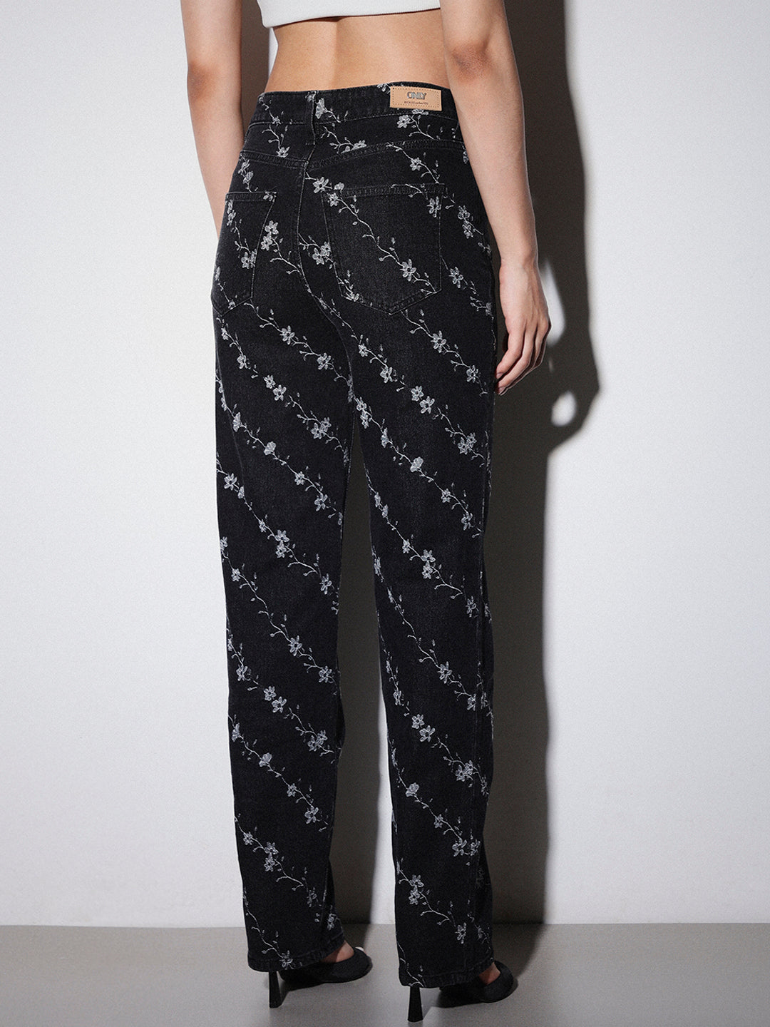 Floral Embroidered Straight Fit Jeans