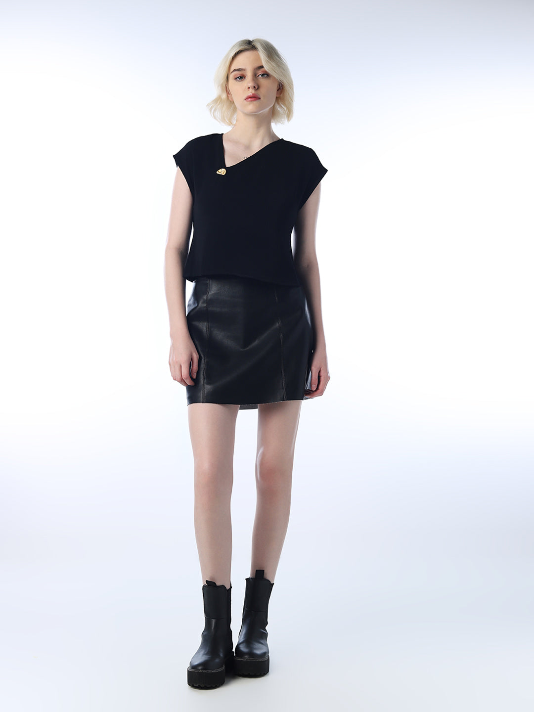 Metal-Button Asymmetric Top