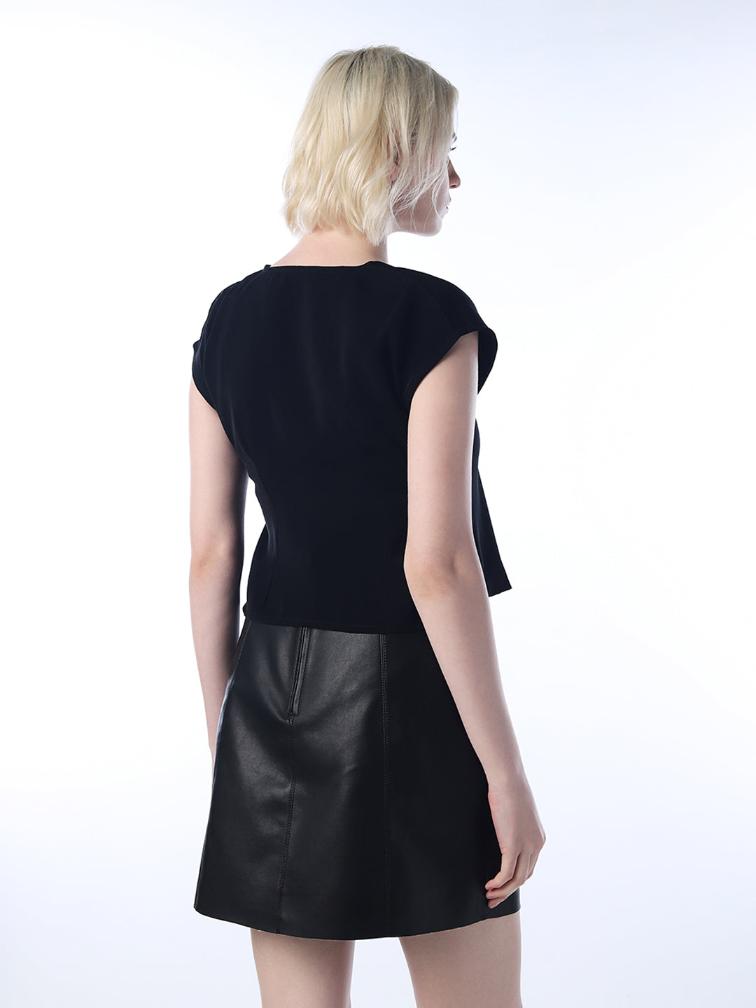 Metal-Button Asymmetric Top