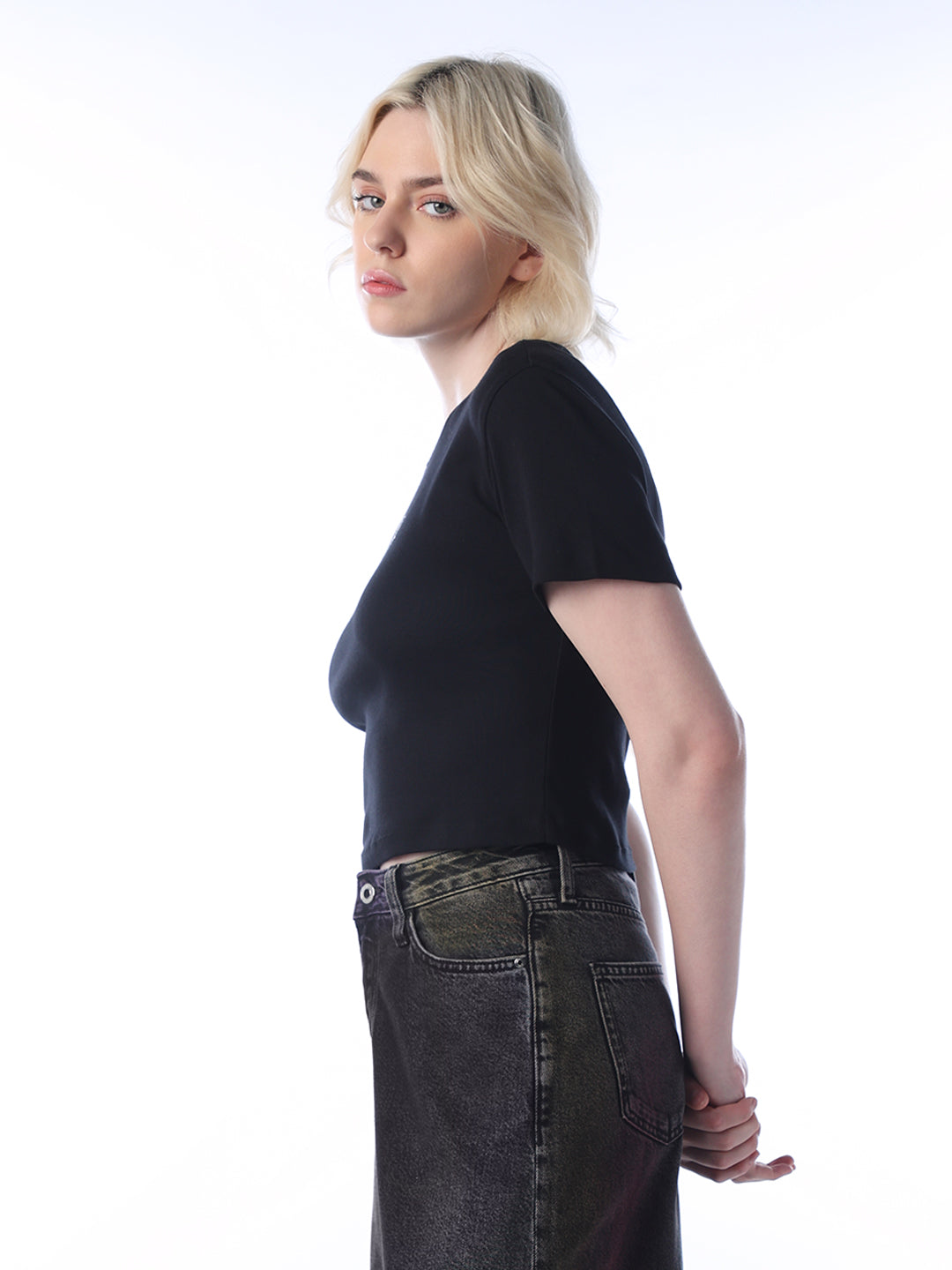 Cropped Fitted T-shirt - Black