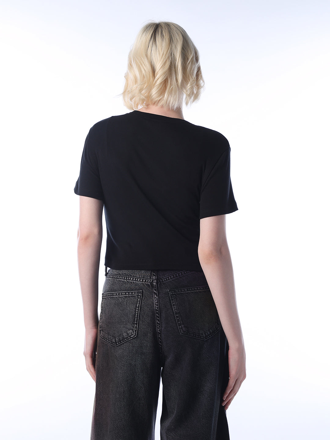 Cropped Fitted T-shirt - Black
