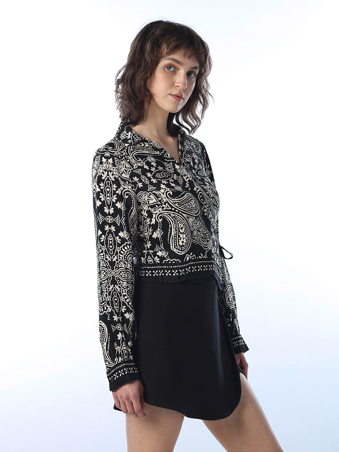 Printed Tie-Knot Top