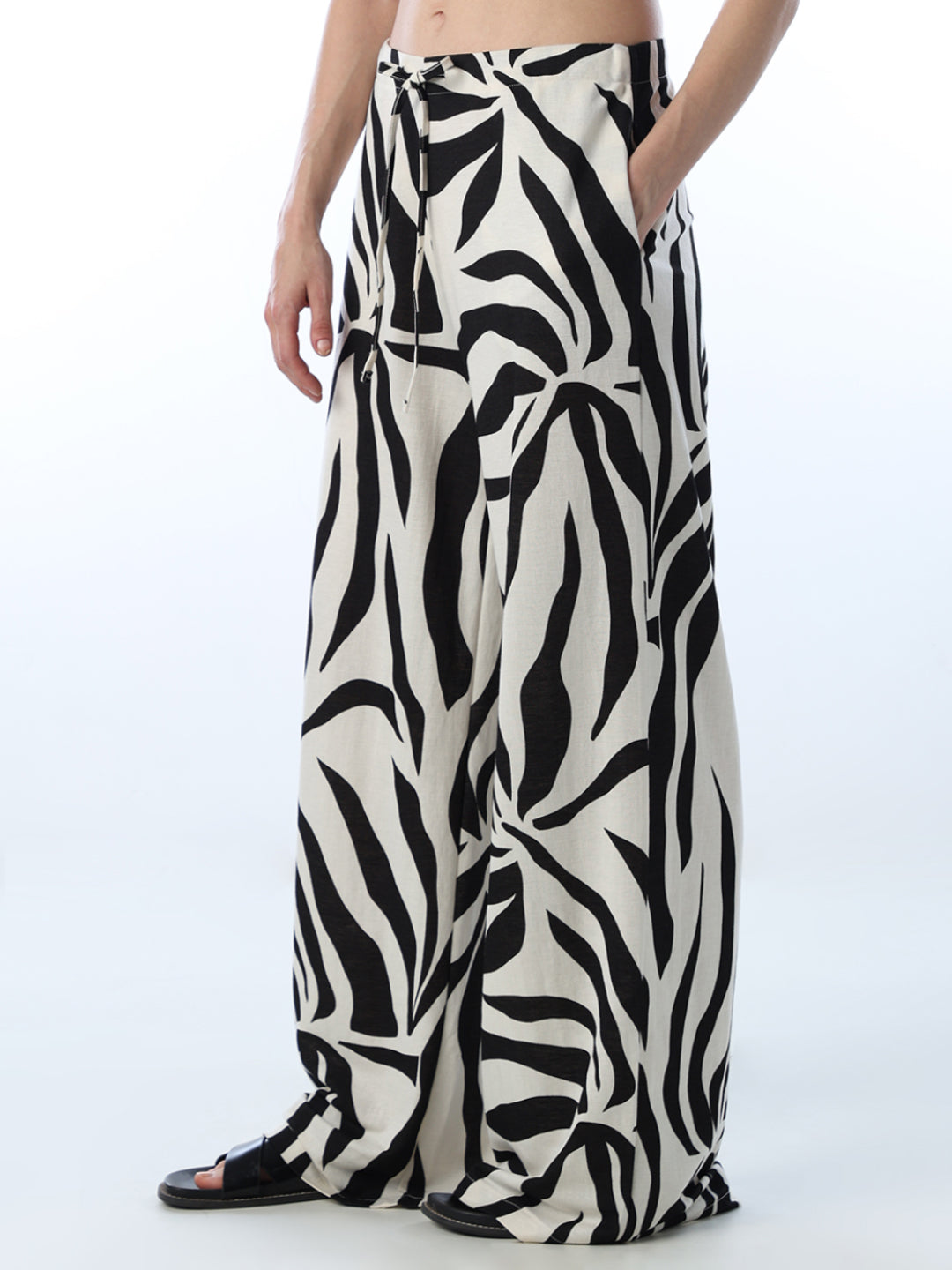 Printed Pull-Up Flared Pants