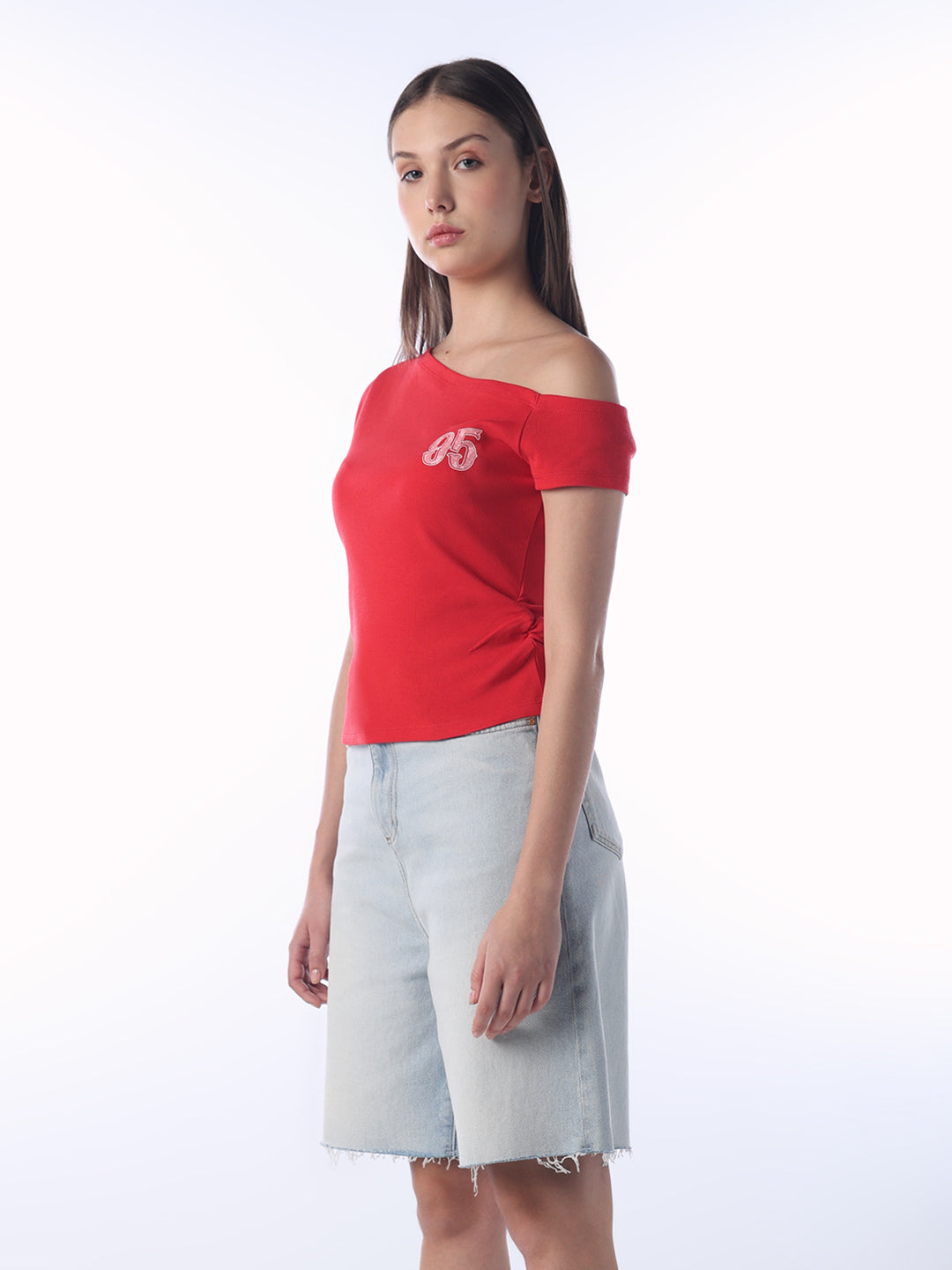 Off-Shoulder Printed T-Shirt - Red