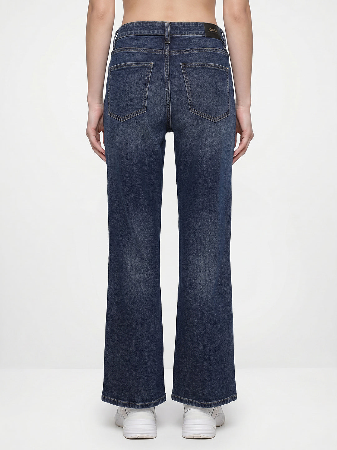Distressed Straight Fit Jeans