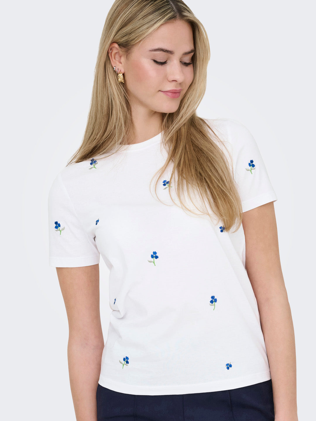 White Floral O-Neck Top