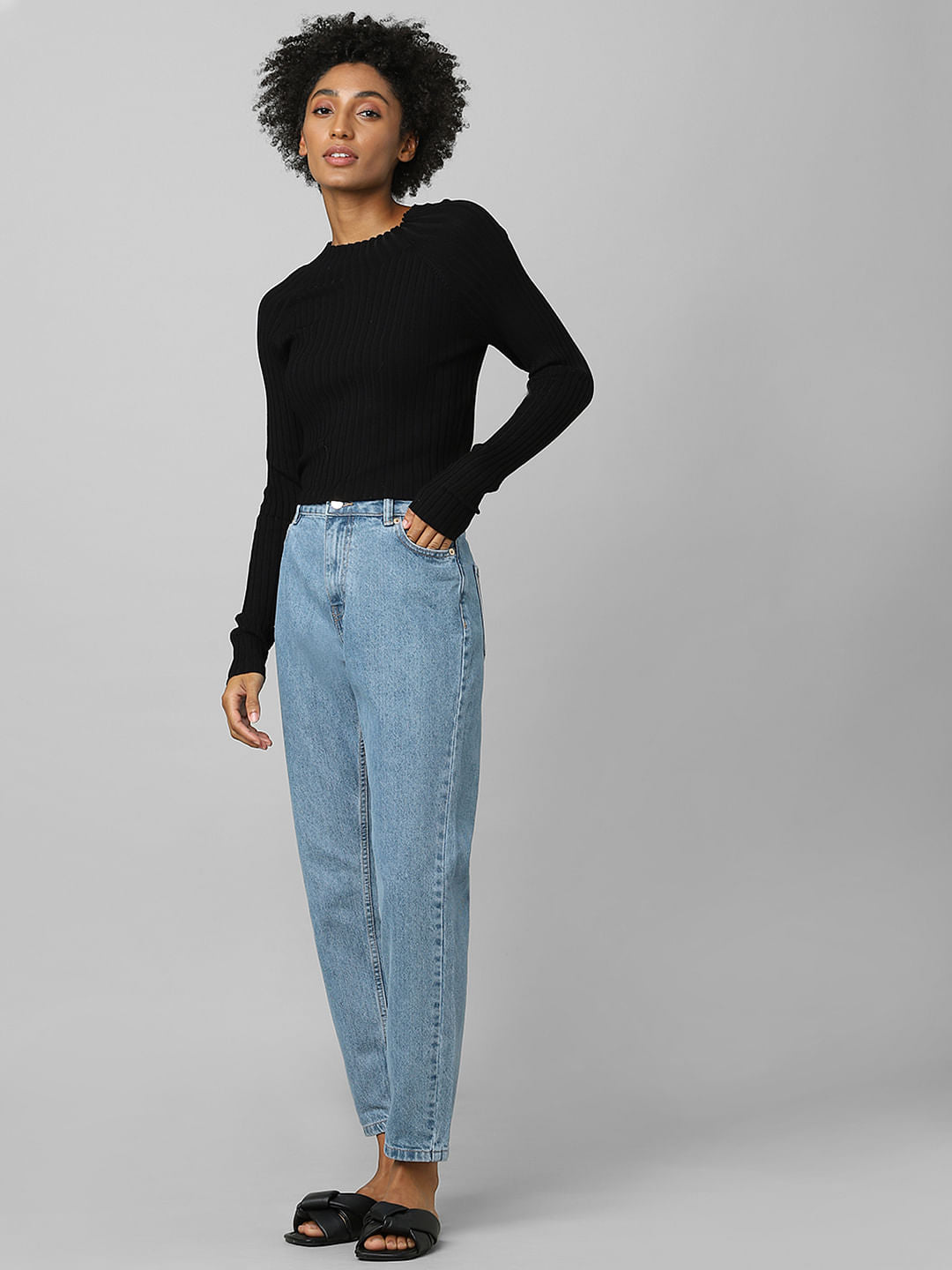 Black Ribbed Cropped Pullover