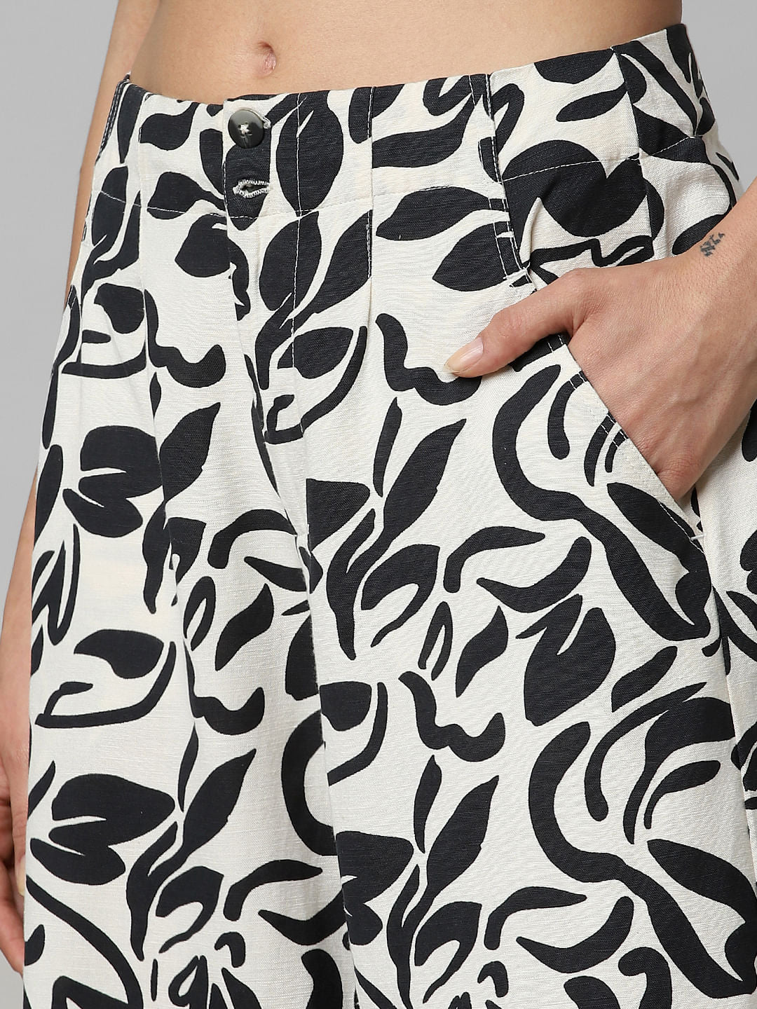 Black Mid Rise Floral Co-Ord Set Pants