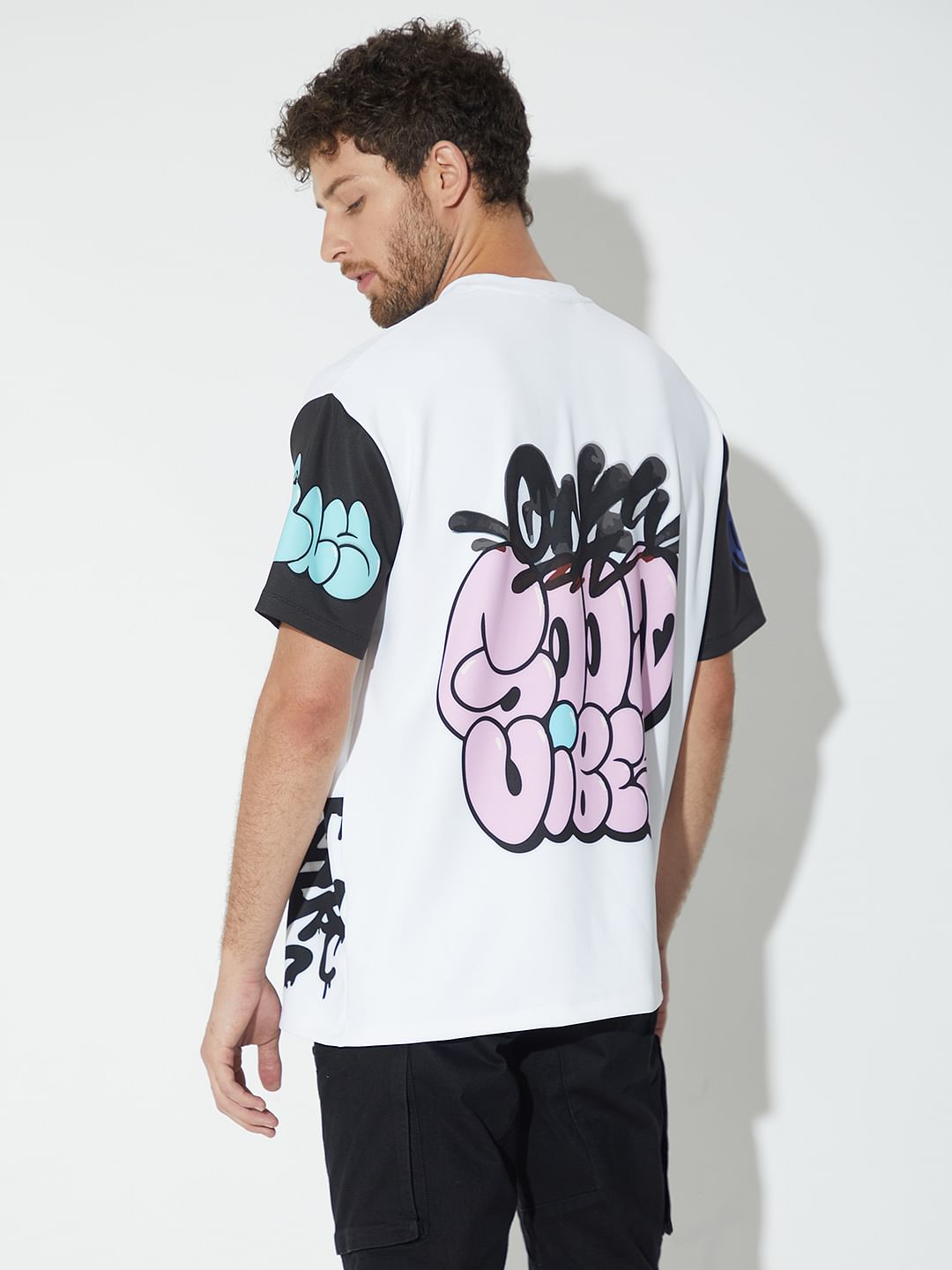 Only X Artverse White Graffiti Oversized Unisex T-Shirt