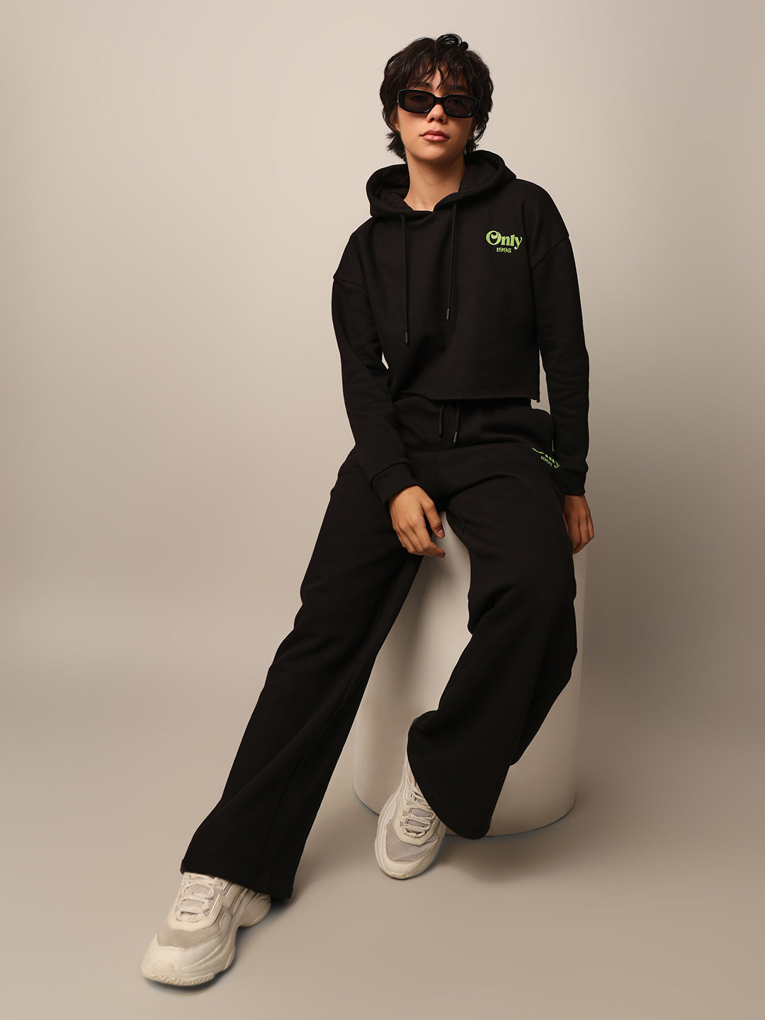 Black Sweatshirt & Sweatpants Set