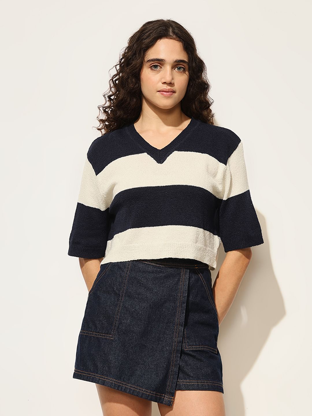 White Colourblocked V-Neck T-Shirt