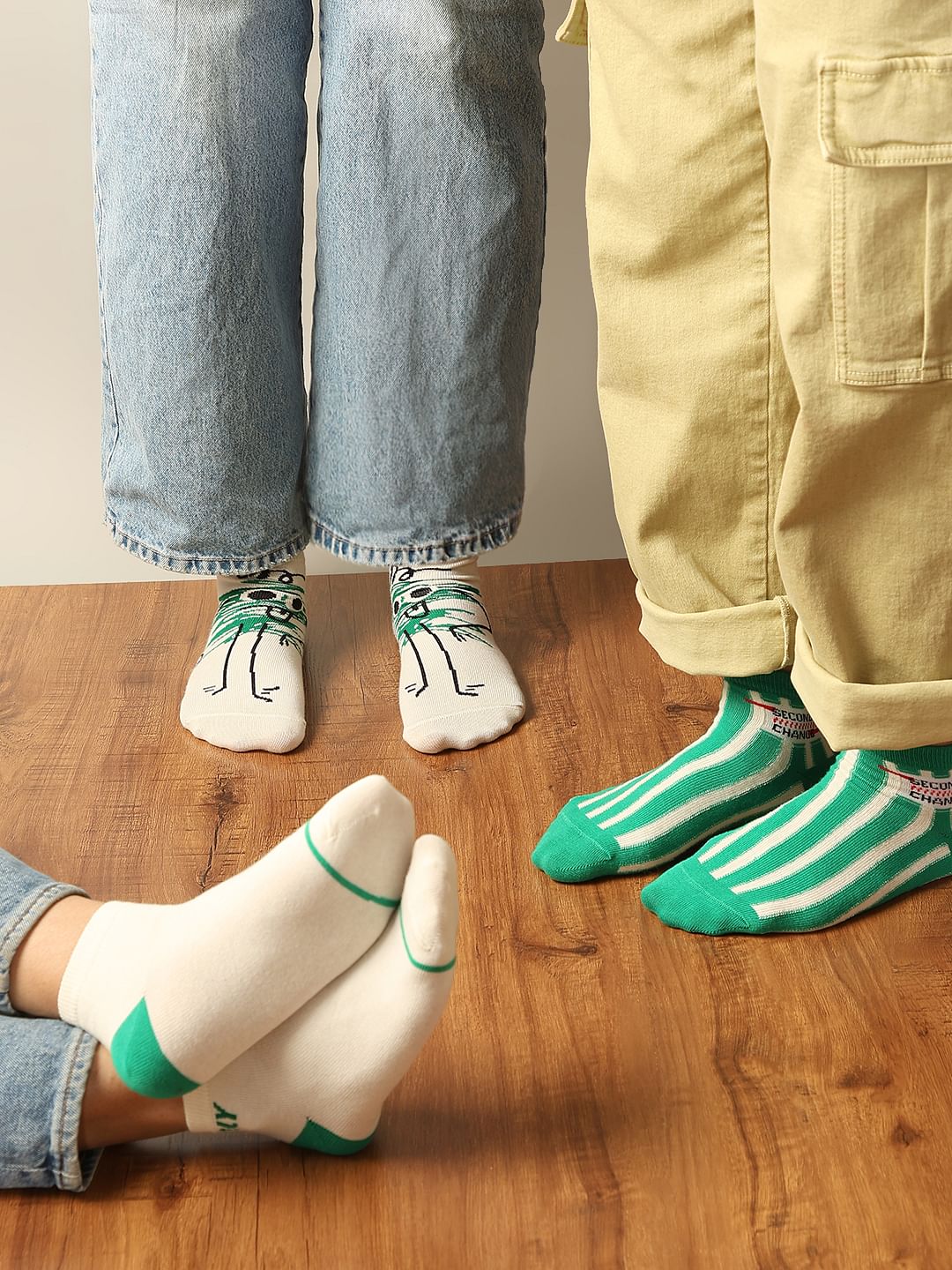 Pack Of 3 White & Green Ankle Length Socks - Free Size