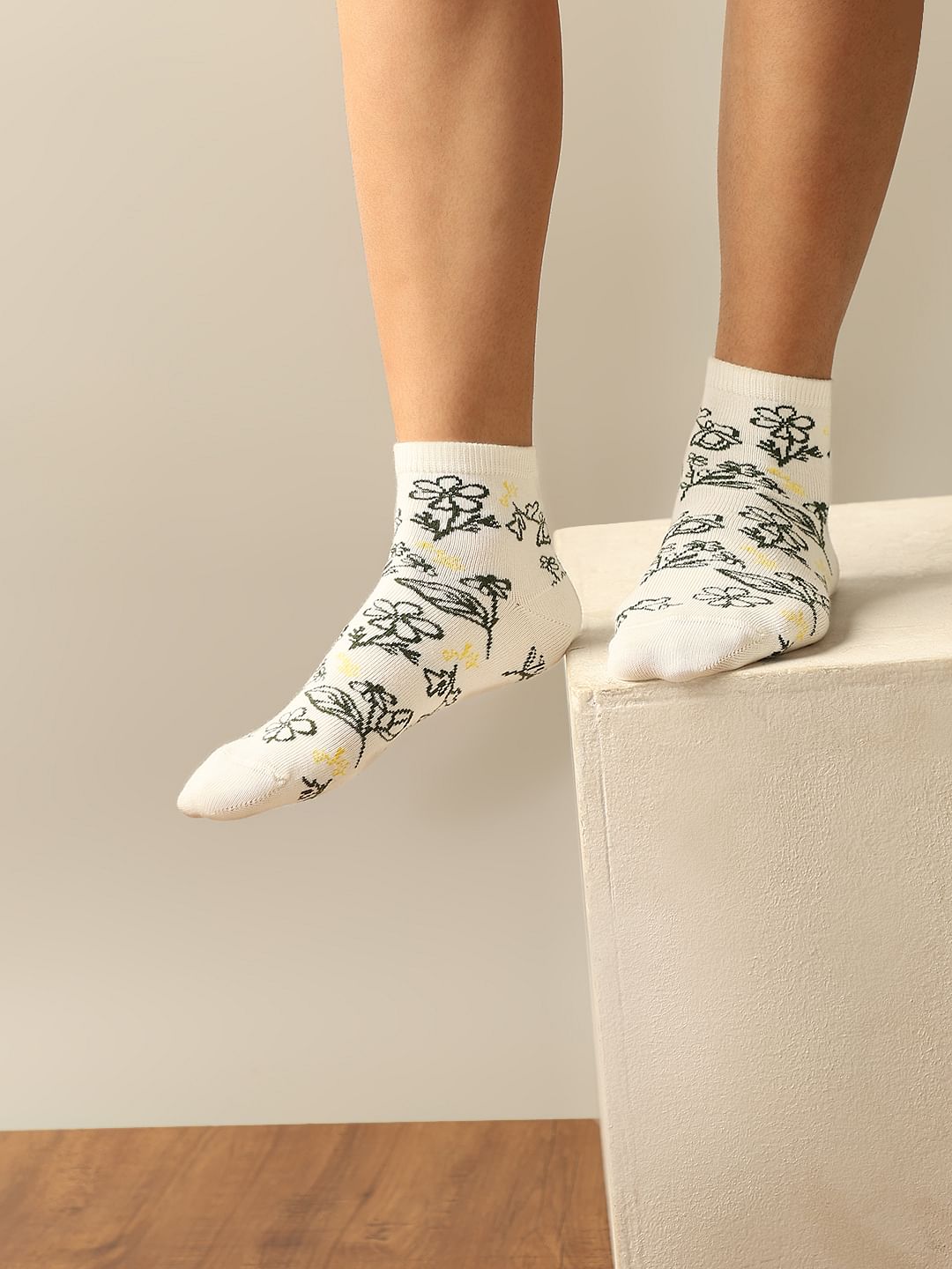 Pack Of 2 Printed Ankle Length Socks - Free Size