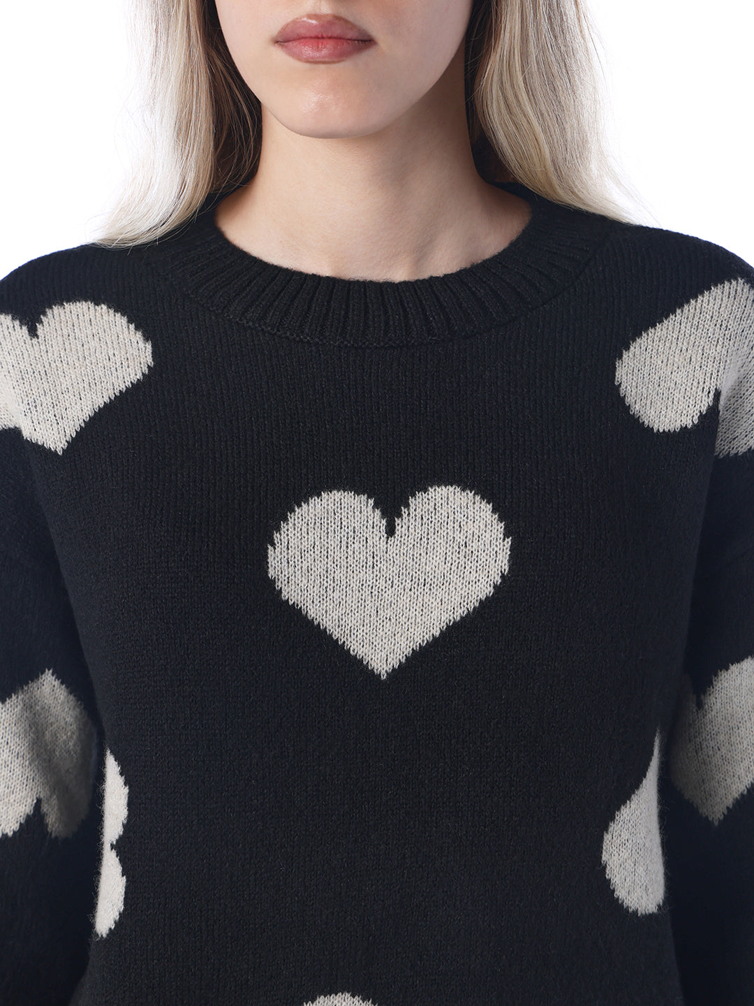 Heart Shaped Pullover - Black