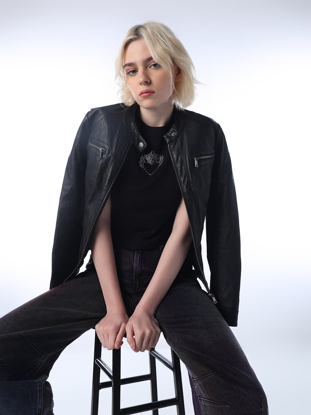 Cropped Fitted T-shirt - Black - XS